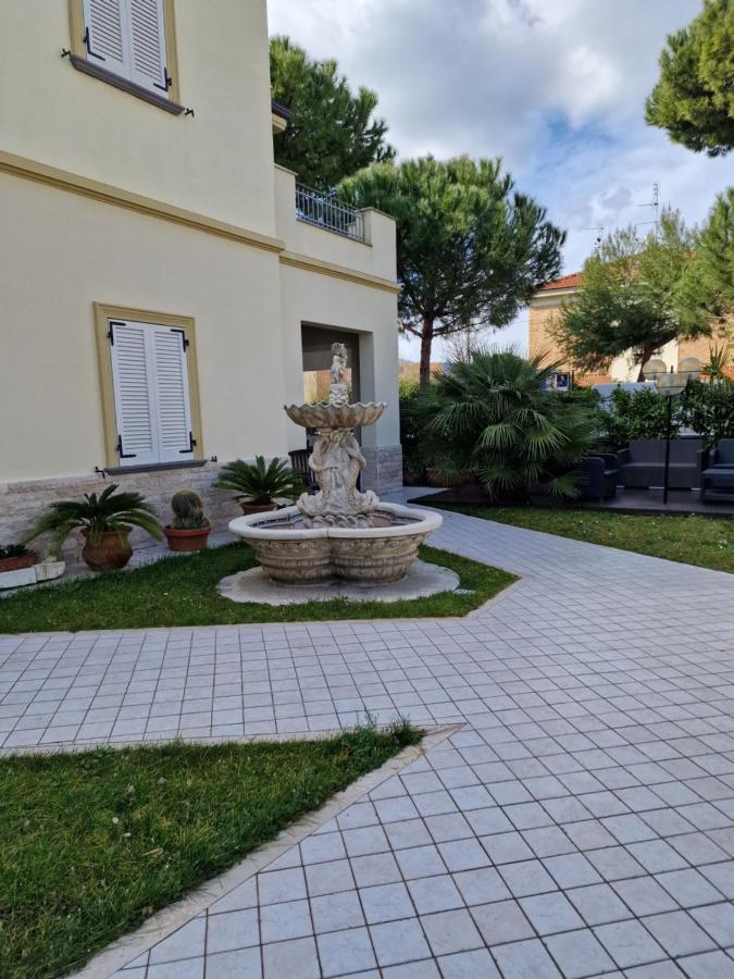 Villa Sante Residence ペザロ エクステリア 写真