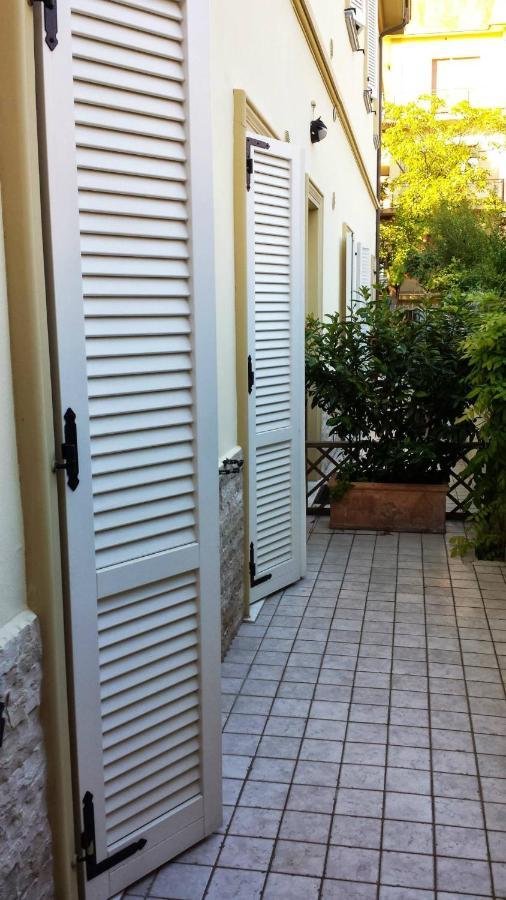 Villa Sante Residence ペザロ エクステリア 写真